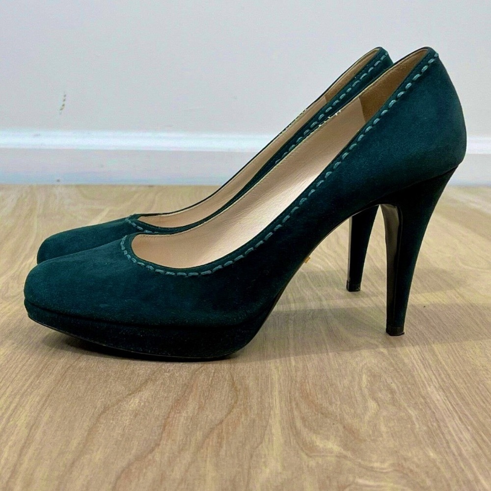 Prada Camoscio Deep Emerald Green Suede Pumps - Picture 4 of 9